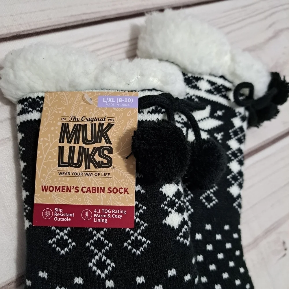 Muk Luks Black and White Cabin Socks L/XL 8-10